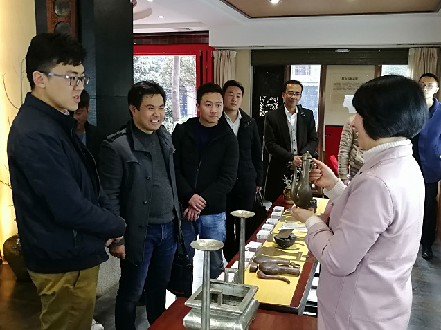 环球在线新闻 凝心聚力谋发展 勇当桥梁解青困 昆明市官渡区第四届青年联合会开展集中交流活动