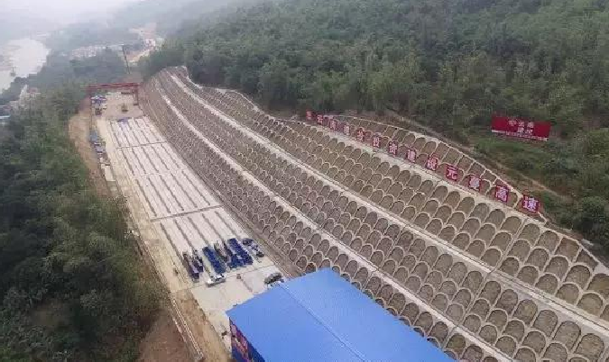 环球在线新闻 系列二 红河如何在发展中闯出新路？云南4州市“一把手”谈思路