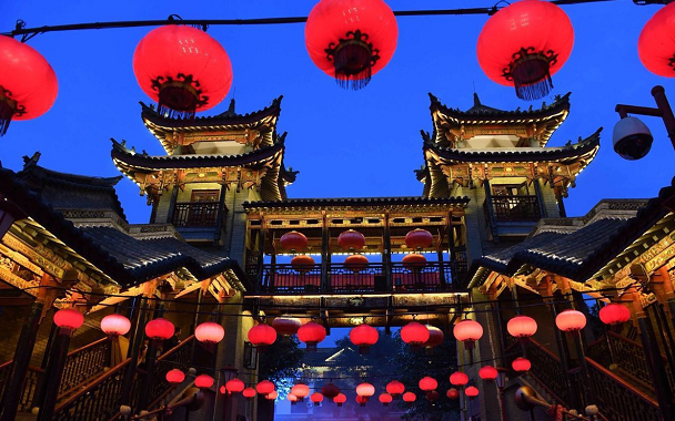 环球在线新闻&nbsp;云南省楚雄州“彝人古镇”开启一年一度火把节狂欢