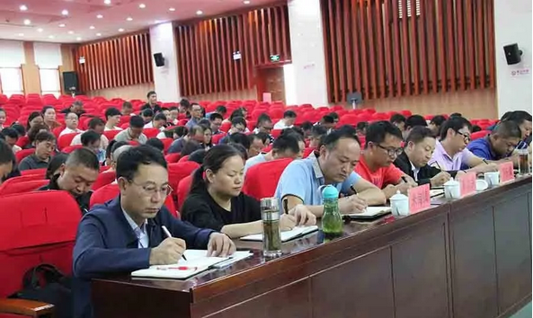 环球在线新闻 云南省大理州祥云开展“六个一”行动，打通服务群众最后一公里！