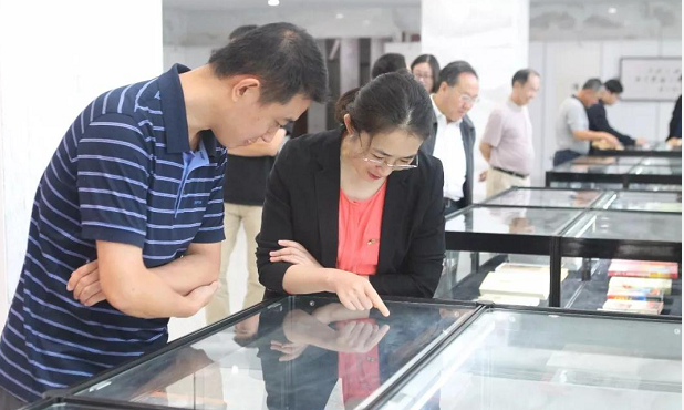 环球在线新闻 退役军人事务部举办“不忘初心•英烈文化作品展”