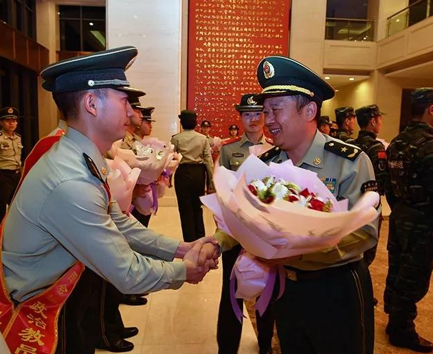 环球在线新闻 双喜临门：云南武警在武警部队多项比武竞赛中名列前茅载誉归来