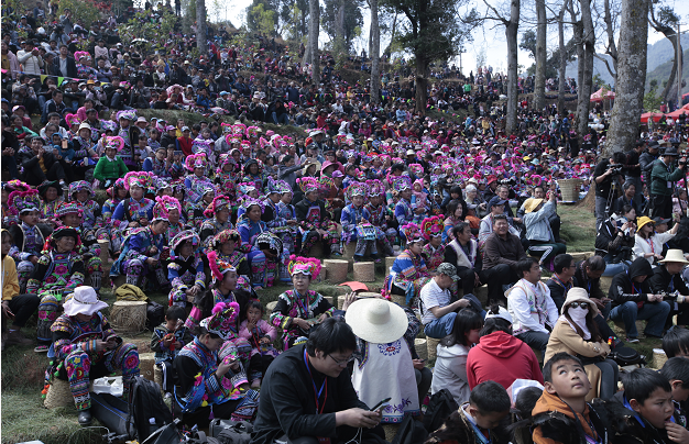 环球在线新闻 系列二 丝路云裳•七彩云南2019民族赛装文化节启动仪式暨中国•永仁直苴彝族赛装节在楚雄彝族自治州永仁县直苴村开幕