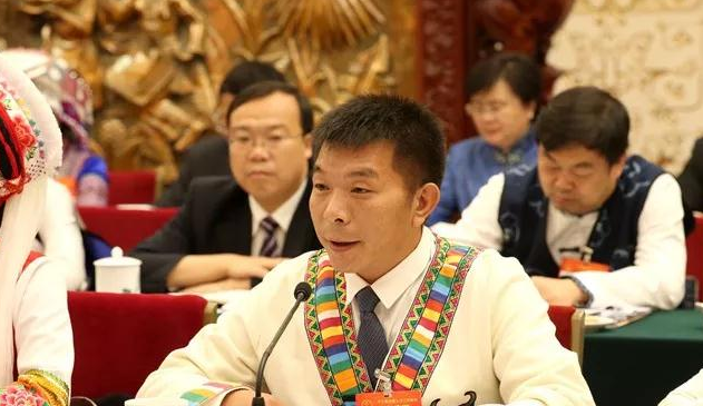 环球在线新闻 汪洋参加云南省代表团审议审查时提出：坚决打好脱贫攻坚战