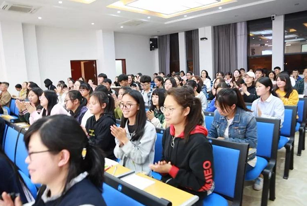环球在线新闻 云南省文山学院举行专题报告会 切实加强思政课建设   铸牢立徳树人思想之魂