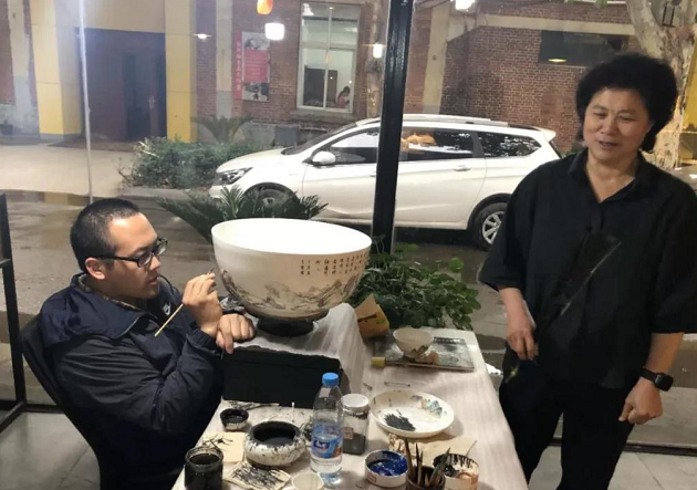环球在线新闻 四知文化研究会理事风采系列专访十五--唐山博玉骨质瓷有限公司董事长杨秀芳