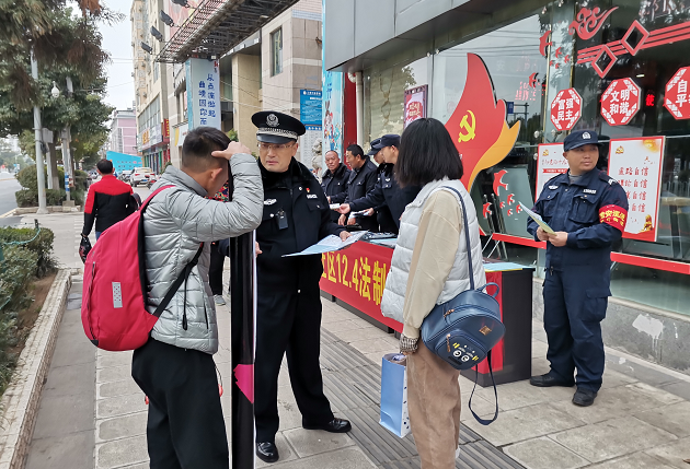 环球在线新闻 周鹏：社区的守护者、居民的勤务兵、群众的贴心人