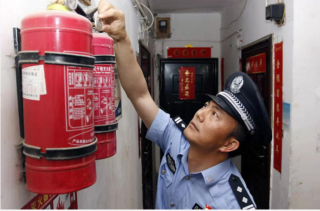 环球在线新闻 云南公安十佳社区民警候选人康云能：万家灯火的美丽 从来少不了他