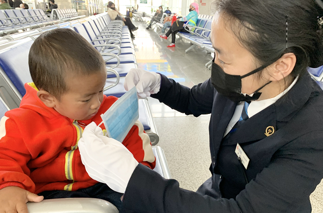 环球在线新闻  24岁高铁客运员：在疫情防控阻击战中接受考验