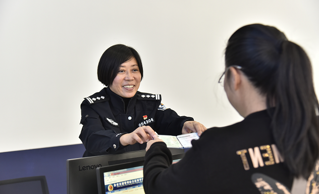 治庸懒 强担当 树新风昆明交通违法处理窗口等候时间从1个多小时降至10分钟内