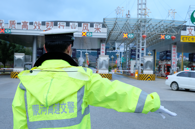 蒙河交警：当警察，就要为人民而战