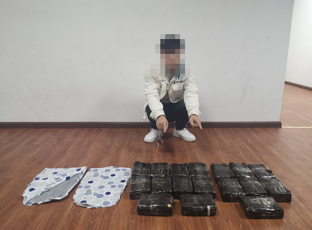 治庸•禁毒：凤庆警方破获一起运输毒品案  缴毒13公斤