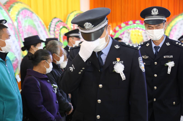 “你未竟的事业，我们来完成” ——追记因公殉职的云南民警谢帅业