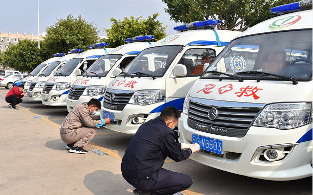 治庸•复工：云南交警为复工复产暖心护航