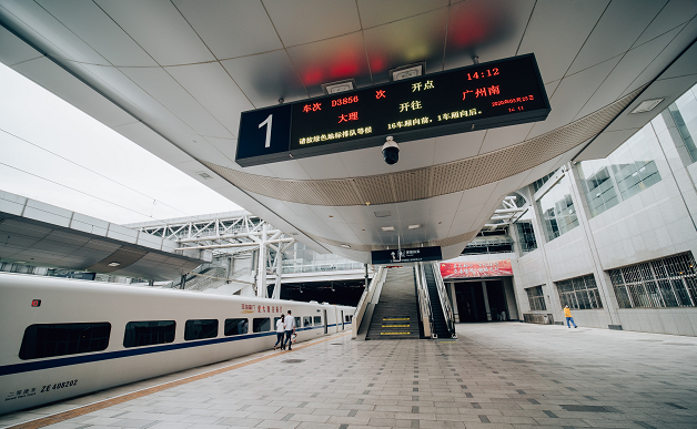 云南：开行复学专列让学生返校之旅安全便捷