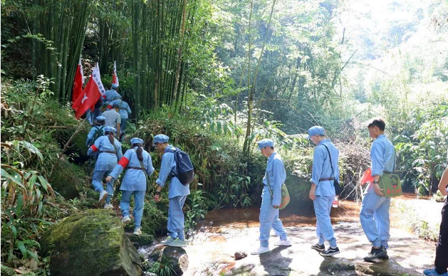 环球新闻系列五  关注 | 贵州启动“重走长征路·聚力奔小康”寻找最美红军村落徒步体验活动