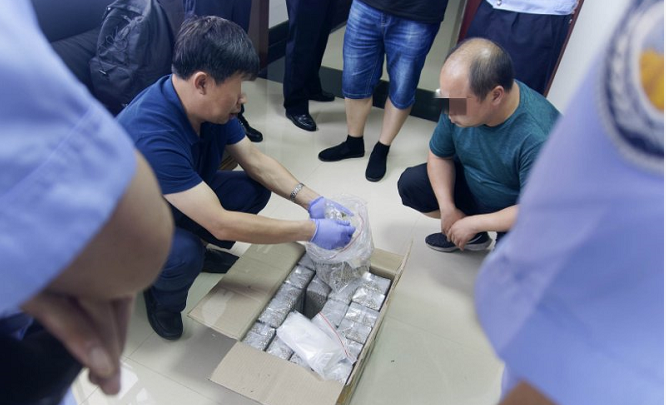 行走在刀尖上的苛求完美者曾峥