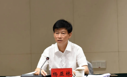 昭通脱贫攻坚到了交总账的关键时候，绝不容许有丝毫懈怠影响全国全省大局！