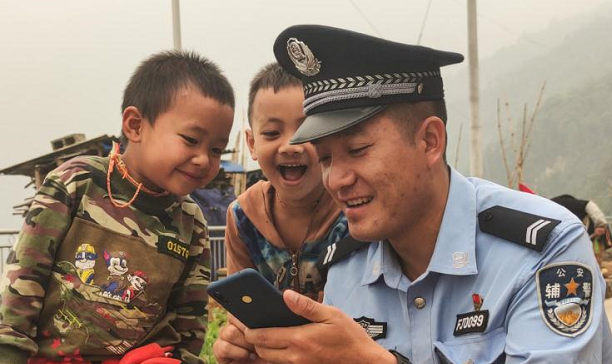 祖国西南边境线上：一个人的“云中警务室”