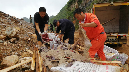老山脚下护边人:麻栗坡县公安局副局长谢帮林