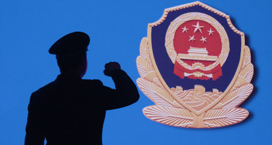 警察内部论文公开：试论“人民警察要走多少路，才能走进群众心里”