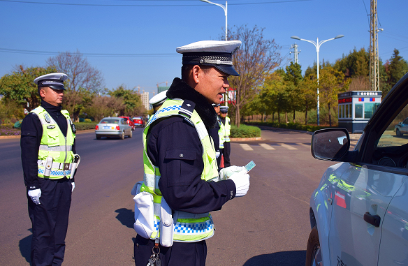 环球新闻民生报道系列二  云南弥勒：多部门坚守岗位一线 默默奉献洋溢爱国情怀