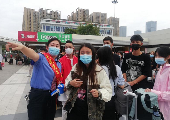品早茶、吃火锅、撸串儿 大理至川渝150万人乘高铁“快旅漫游”