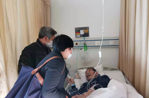 青丝赤子心为国，华发盈头有所托