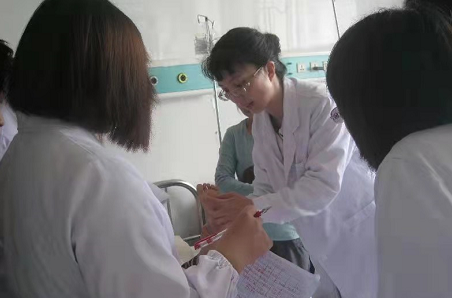 云南省首个三甲医院 孕产康复专科门诊成立