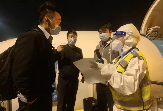 昆明长水机场出入境航班增加客流回升，边检“加速度”助力复工复产