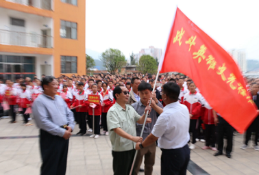 以英雄的名字命名，“战斗英雄史光柱班”助育英才 ——富源县第七中学举行“战斗英雄史光柱班”成立暨授牌仪式