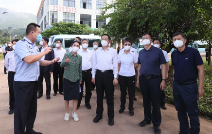王予波在瑞丽市督导检查疫情处置工作时强调：锚定三个目标 完善三个体系 堵住三个漏洞 坚决打赢边境疫情防控歼灭战