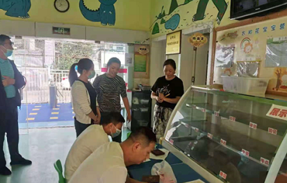 我为群众办实事 无缝服务促团结 金星社区为少数民族流动人口子女解决就学问题