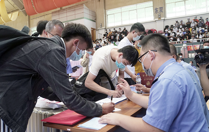 勇担社会责任 云南铁路5年共招聘8600多名大学生就业