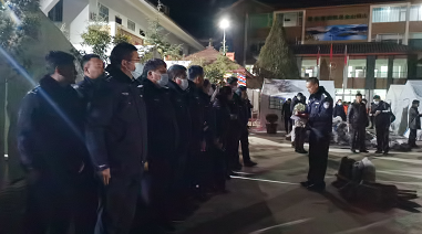 丽江警方全力投入抗震救灾工作