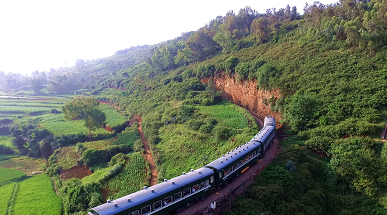 云南：米轨旅游小火车春节假期发送旅客1.1万 上座率接近100%
