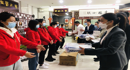 非公支部送关怀  防控疫情暖人心