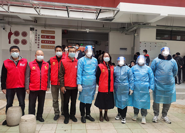 “志愿红”守护“健康绿” 新迎中学教师志愿者助力校园防疫工作