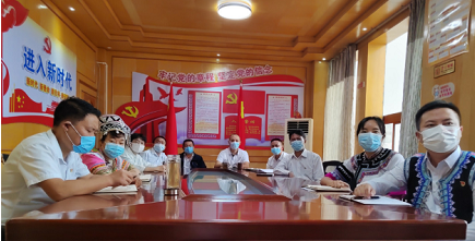 红河县各族干部群众收听收看党的二十大开幕会盛况