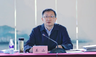 德宏州委理论学习中心组集中学习时强调：深入学习宣传贯彻党的二十大精神 奋力谱写好中国式现代化德宏篇章
