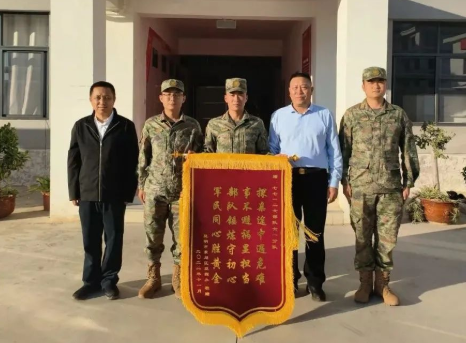勇救7条生命！探亲途中遇车祸，这位战士出手了