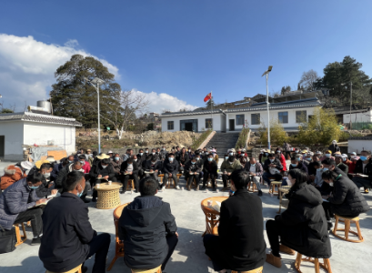 小湾镇：“小板凳”宣讲 党的声音润民心