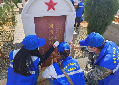 开远市组织开展学雷锋志愿服务系列活动