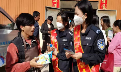 【普法强基】“双语”普法进企业 春暖花 开朵朵甜