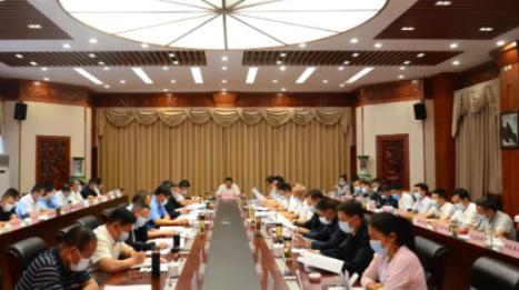 州委常委会召开会议强调 学思用贯通 知信行统一 坚定不移以习近平新时代中国特色社会主义思想统领一切工作