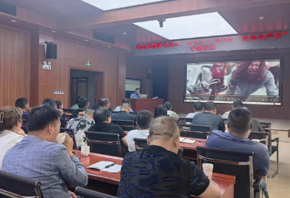 凤庆公安交警走进烟草专卖局开展交通 		安全宣传活动