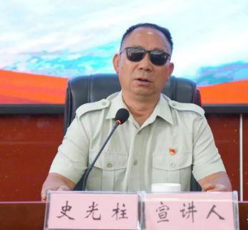 用奋斗者的姿态诠释“三个务必” ——全国一级战斗英雄史光柱到迪庆州宣讲“老山精神”