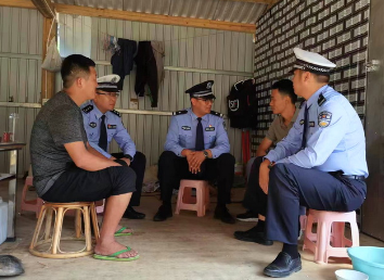 凤庆县公安局“四个强化”强力推进重点 车辆及驾驶人源头隐患集中整治工作
