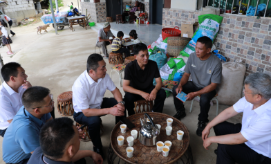 云南省组织社会力量为困难退役军人办实事 退伍老兵苏群云喜迁新居