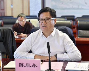 大理州举行核桃产业新品开发重点企业招商座谈会